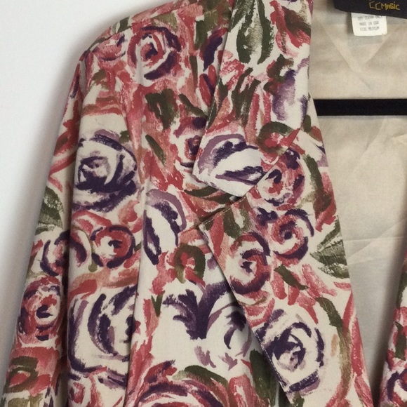 Toni Garment Floral Blazer - Picture 3 of 7